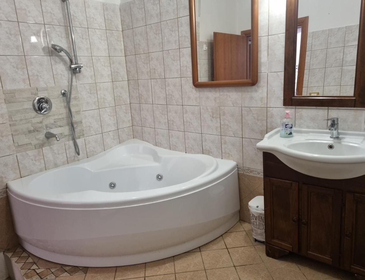 Casa Mille Baci Con Parcheggio Apartment Ливорно Екстериор снимка
